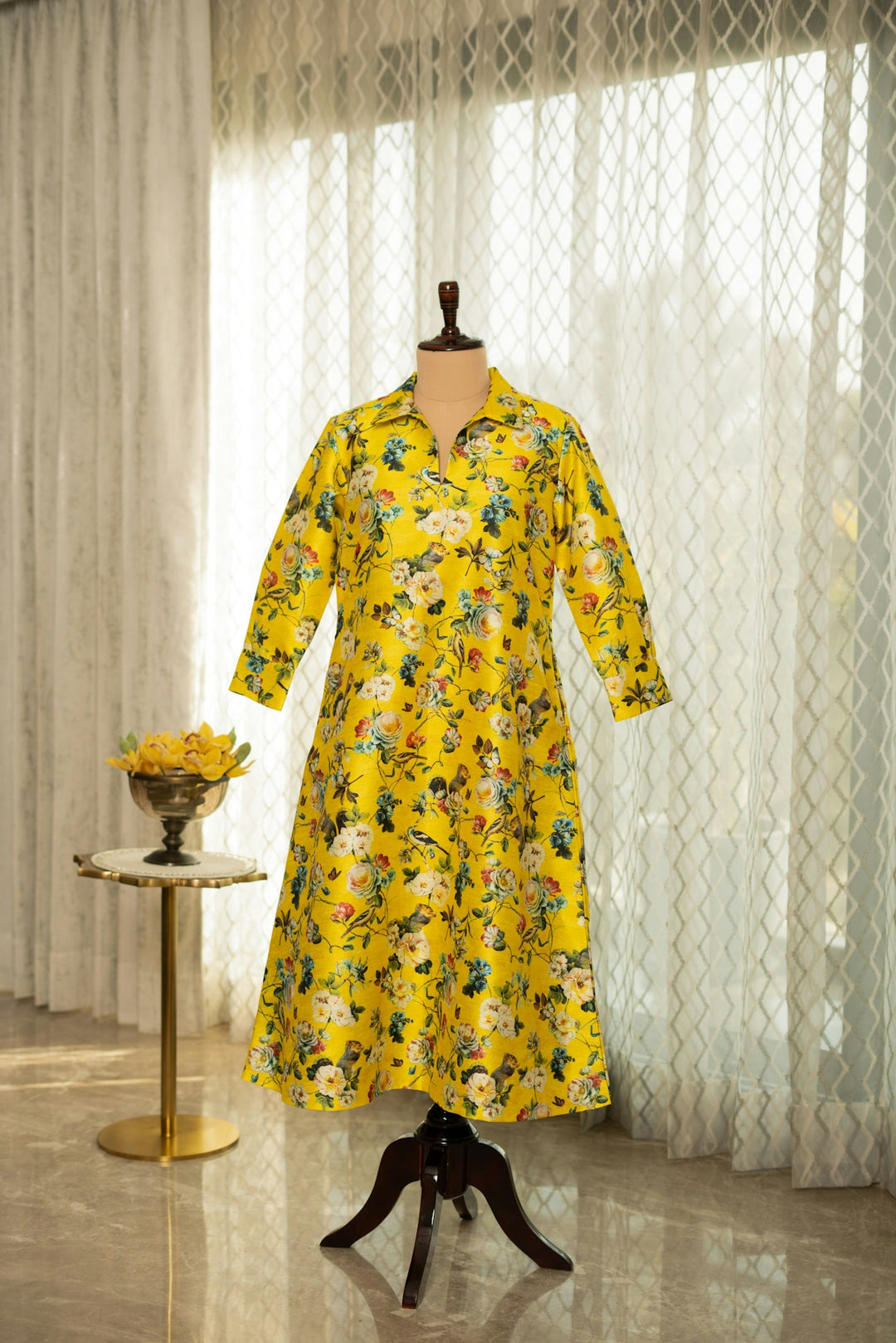 Timeless Elegance Combining Tradition with Contemporary Women's Fashion