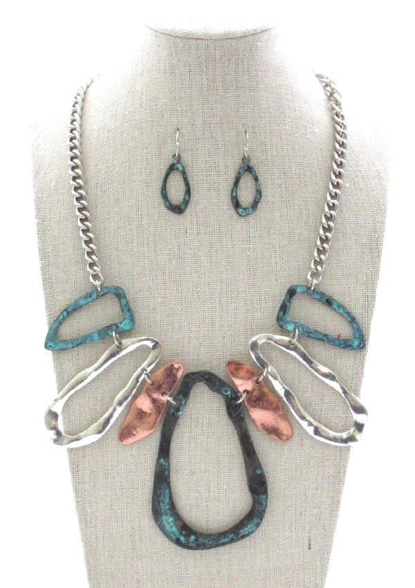 LARGE HAMMERED OVAL RING LINK NECKLACE SET-0